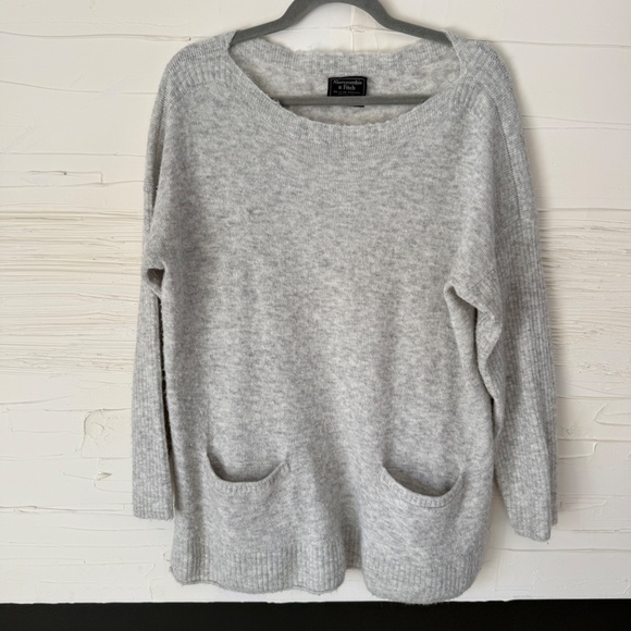 Abercrombie Super Soft Two-Pocket Sweater | Size M - Picture 2 of 7